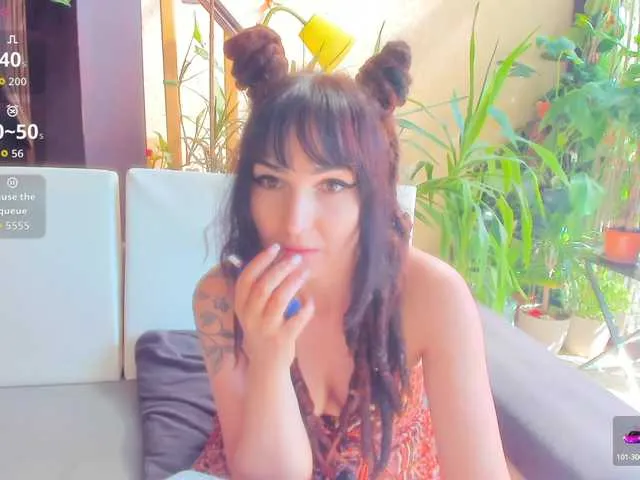 ingridblondy94 — to make me horny it s not so eassy!!!