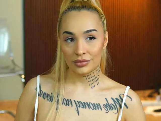 InkedBlondeLust — Freechat on BongaCams