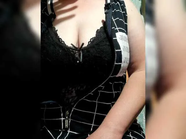 Iriska2025 on BongaCams 