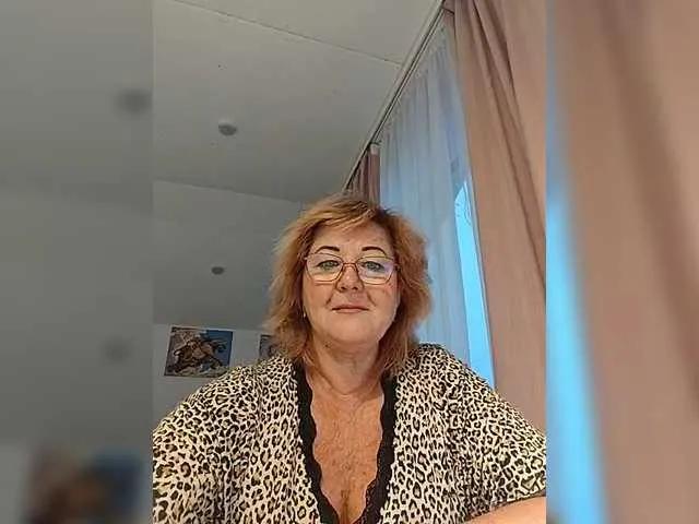 Offline KarinkaSweet on BongaCams