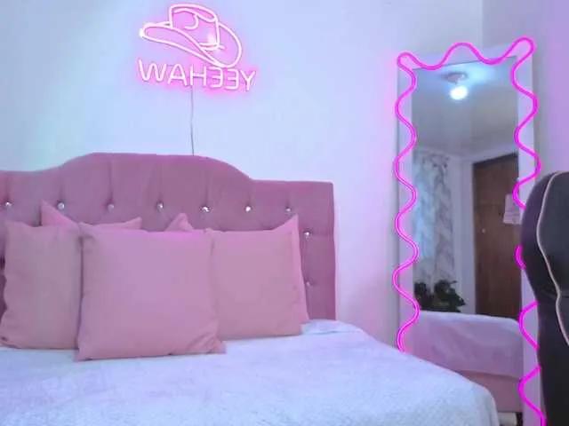 Freechat kittystart-tay on BongaCams