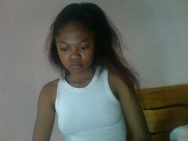 Laluna2 on BongaCams 