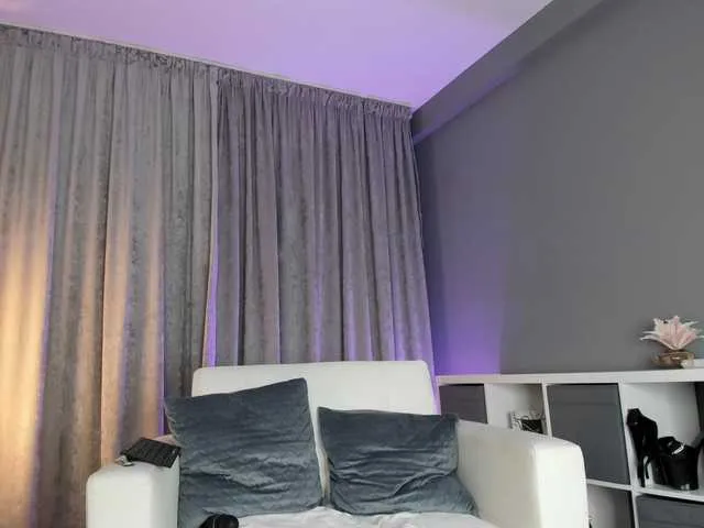 lexy-sinner — i i like open minded people , i like naughty ideas and kinky thoughts ,loud orgasms and messy cums*wink