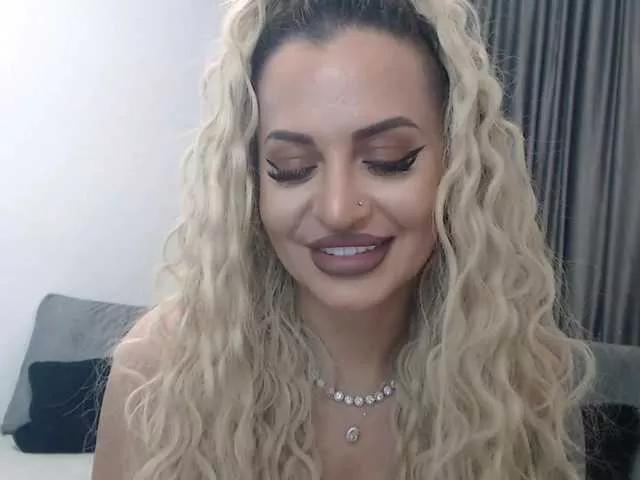 Offline lovelyblondyx on BongaCams