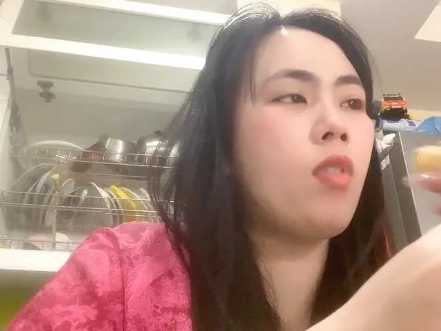 Lyysuu on BongaCams 