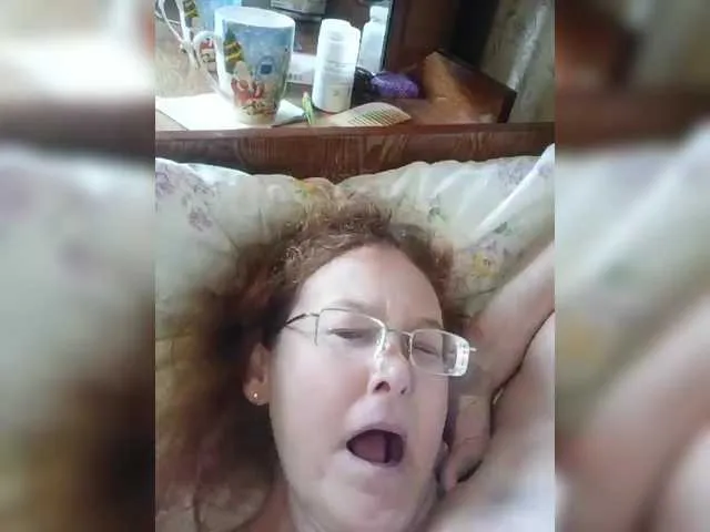Madam-oss on BongaCams 