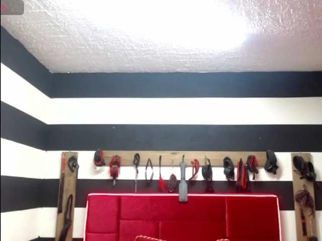 MarianRan — Me excita los juegos de roles, jugar rudo con papi, ser sumisa y obedecerte!!! 

I get off on role playing, playing rough with daddy, being submissive and obeying you.