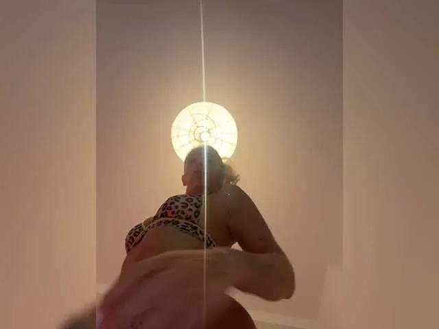 merrybaby on BongaCams 