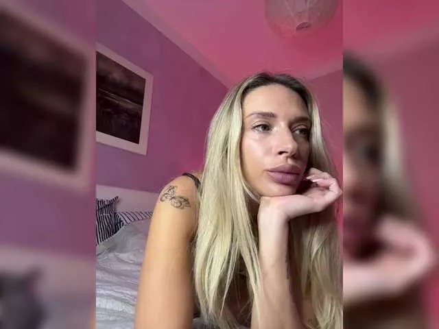 merrybaby on BongaCams 