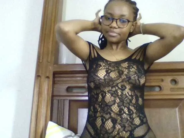 Naughtylittlemissy on BongaCams