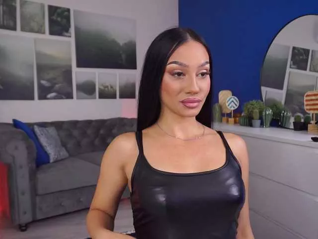NinnaVoss on BongaCams 