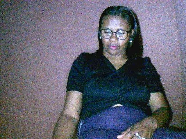 Nirinah2710 on BongaCams 