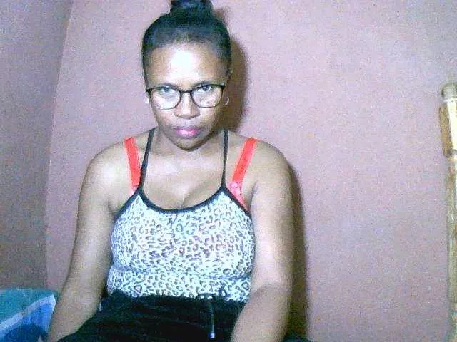 Nirinah2710 on BongaCams 