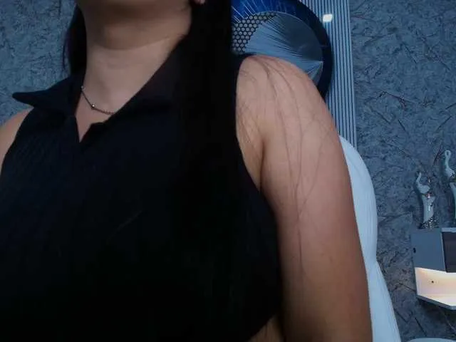 Octaviarouse on BongaCams