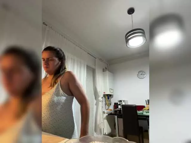 ReveMignoneX on BongaCams 