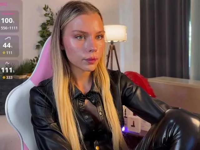 SakuPandora — I love communication, passion. I love nice sex and a lot of orgasms. I enjoy fetishes. And everything with what we can have a really nice time!