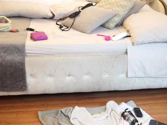 Offline SamaraCollinss on BongaCams