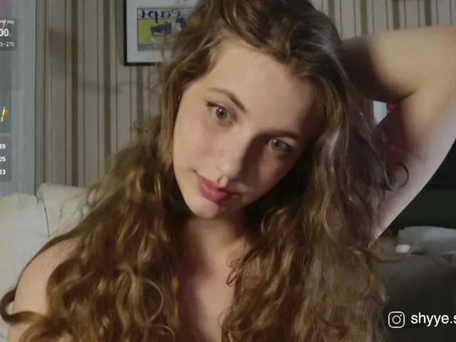 sarahsupershy on BongaCams 