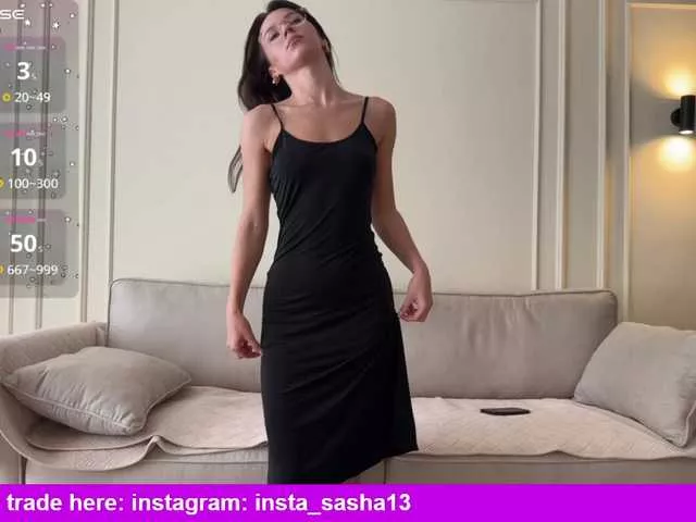 Sashalong13 on BongaCams 
