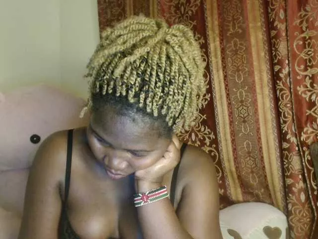 Sexxy-pretty24 on BongaCams 