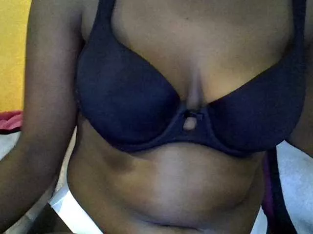 Sweetpie51 on BongaCams 