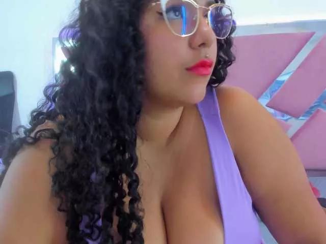 Offline tiffanymiller1 on BongaCams