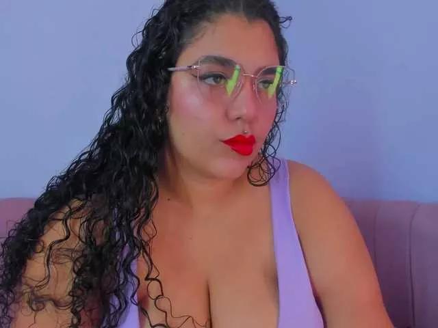 Offline tiffanymiller1 on BongaCams