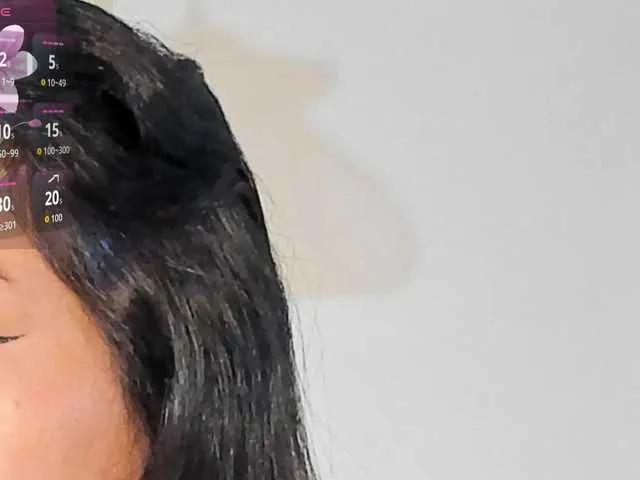 Offline violethilton on BongaCams