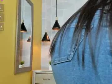 _sammy_fit — GOAL: Control my toy x3min  My body has plans for your imagination. #bigass #muscle #Longhair #latex #glasses