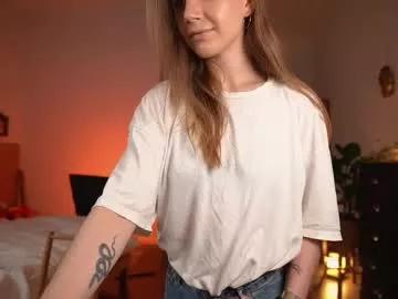 Freechat alexispeach on Chaturbate