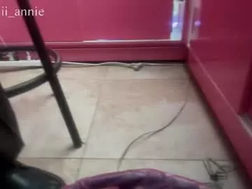annie_snow_ on Chaturbate 