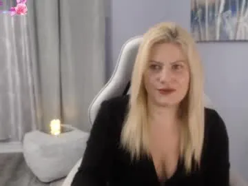 bellastar84 — watch me cum! #milf #curvy #blonde #vape #canada #bigbutts #thickthighs