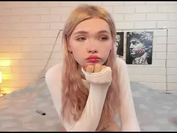 blondy_fina — Spread ass and show my asshole [406 tokens left] #new #teen #trans #anal #18