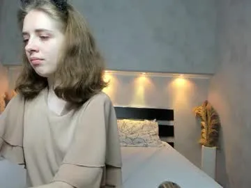 camilla_kelly — GOAL: hand bra [0 tokens remaining] Hi im Camilla and i want to have fun with you #skinny #shy #nonude #lovense #new