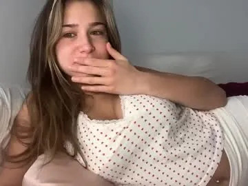 elenahere4u on Chaturbate 