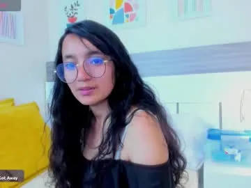 emilyblussh model from cb