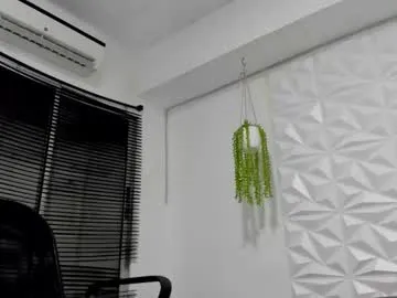 jax_maliq — Hello, welcome to my room #master #bigcock  #BBC #18 #cum [800 tokens remaining]