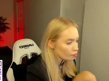 melanie_ryer — Do you like my outfit? [11 tokens left] Hello everyone, my name is Melanie!Thanks for the 10,000 subscribers, I love you very much! #shy #new #blonde #18 #feet