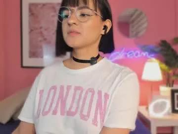 Freechat soysaraa_ on Chaturbate