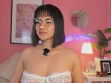 Freechat soysaraa_ on Chaturbate