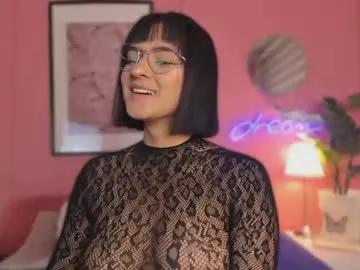 Freechat soysaraa_ on Chaturbate