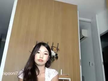 Freechat yoonipooni on Chaturbate