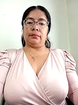 __valentina18 on StripChat 