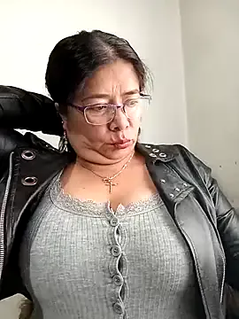 __valentina18 on StripChat 
