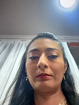 _Bella-Office1 — Freechat on StripChat