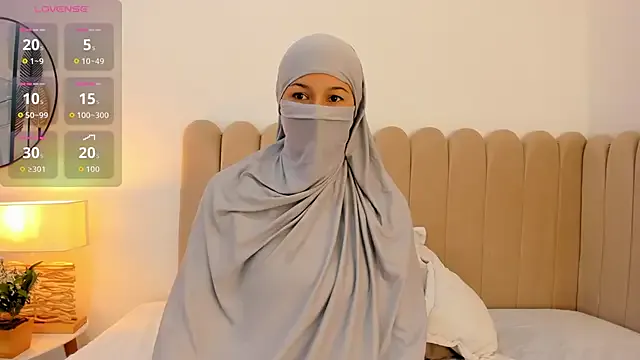 _naishaa — Masturbate with me