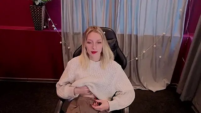 Akiro_Kim7 — squezee boobs