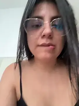 AliceGarc — Show ass + cream