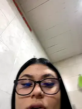 alissonfernandez_ — I undress in front of Nana