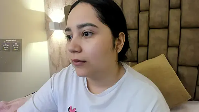 Amaraevans_ — Nipple clamps and deepthroat!! 